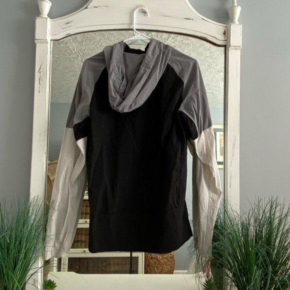 Adidas Running Windbreaker Size S gray,black,white - Picture 2 of 4